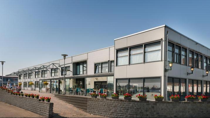 Hotel De Boegschroef Delfzijl Exteriör bild