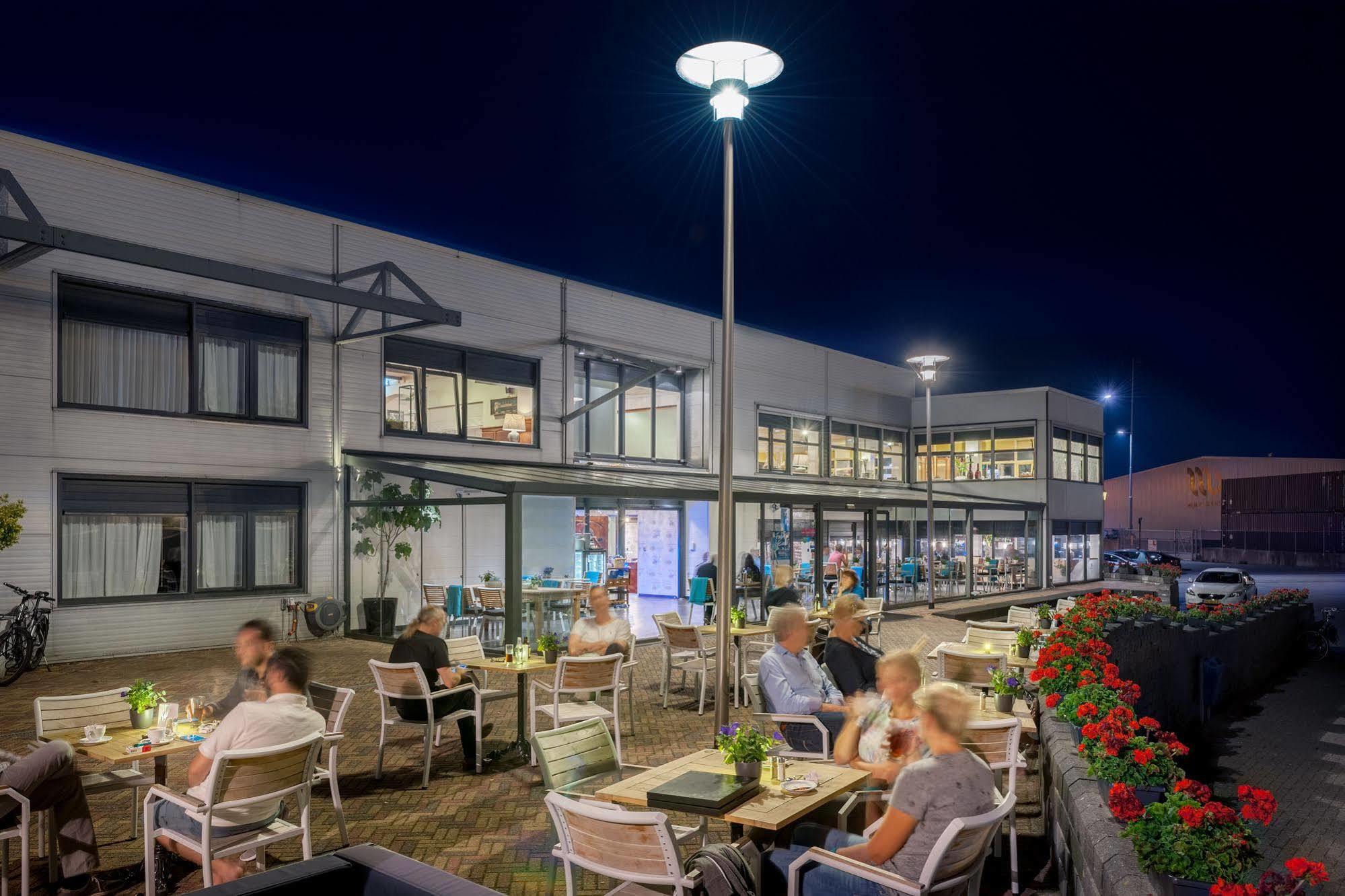Hotel De Boegschroef Delfzijl Exteriör bild